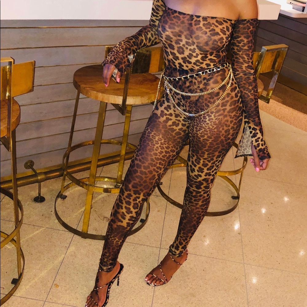 TheRxch two piece cheetah set